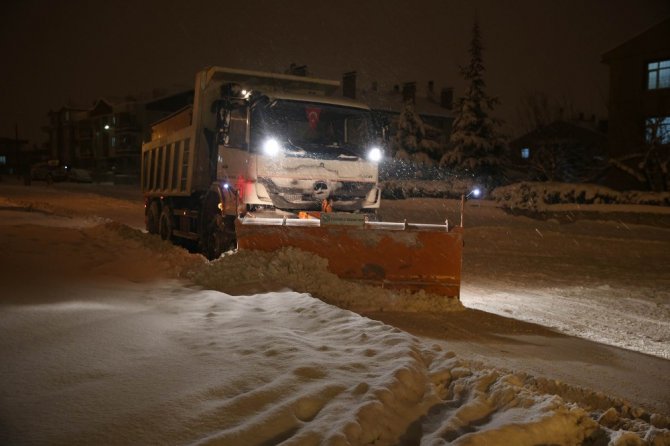 Selçuklu Belediyesinden kar mesaisi