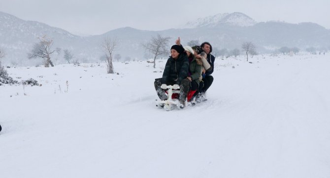 Hasan Dağı’nda kayak ve mangal keyfi