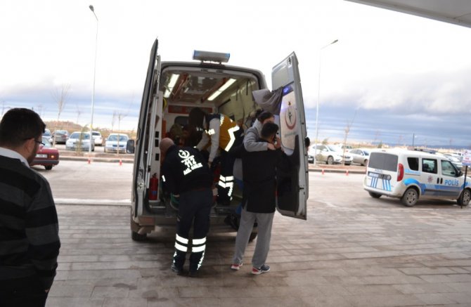 Kırmızı ışık ihlali kazaya neden oldu: 1’i çocuk 3 yaralı