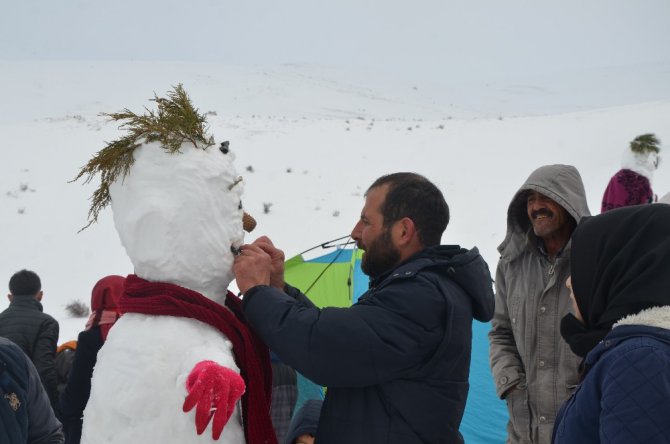 Konya Aladağ’da kızak keyfi