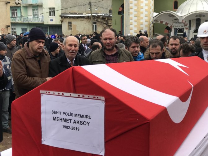 Şehit polis son yolculuğuna uğurlandı