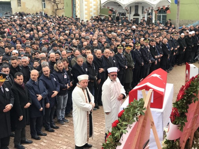 Şehit polis son yolculuğuna uğurlandı