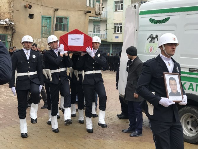 Şehit polis son yolculuğuna uğurlandı