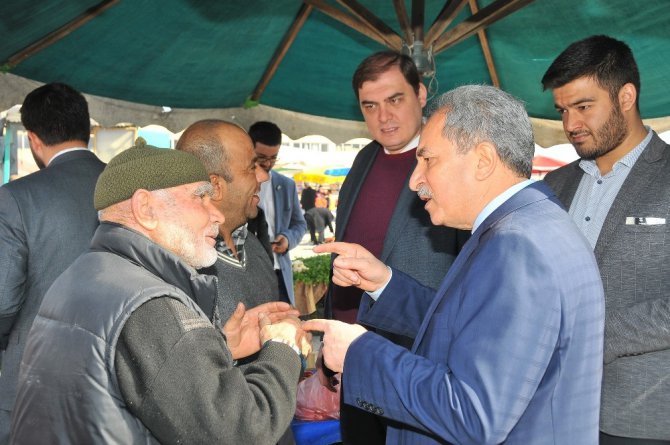 Başkan Akkaya’dan pazar esnafına ziyaret