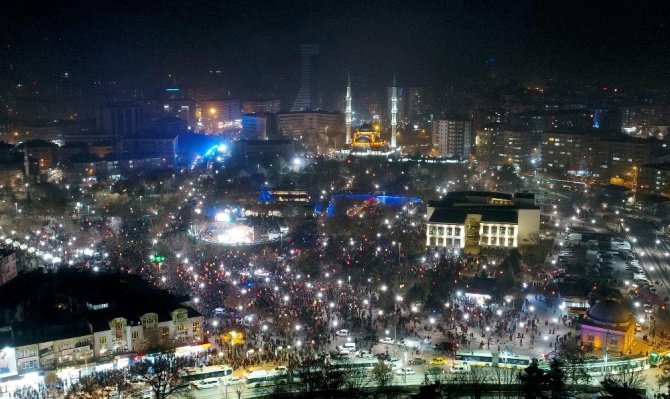 Konya’da çocukların fener alayı coşkusundan renkli görüntüler