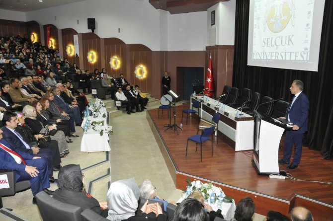 Selçuk’ta “Kadınlarda Sağlıklı Yaşlanma” konferansı düzenledi