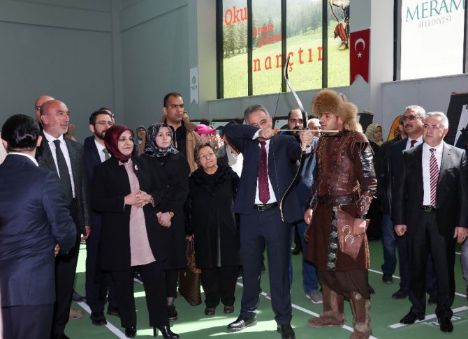 Aşkan Muhammet Yürükuslu Spor Kompleksi törenle açıldı