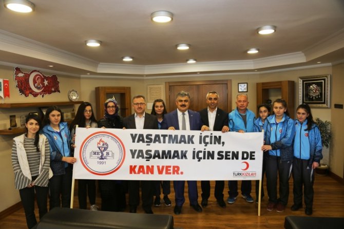 Başkan Özgüven: “Okullarımızın ve öğrencilerimizin her zaman yanındayız”