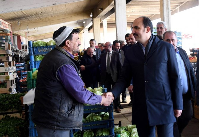 Başkan Altay’dan hal esnafına ziyaret