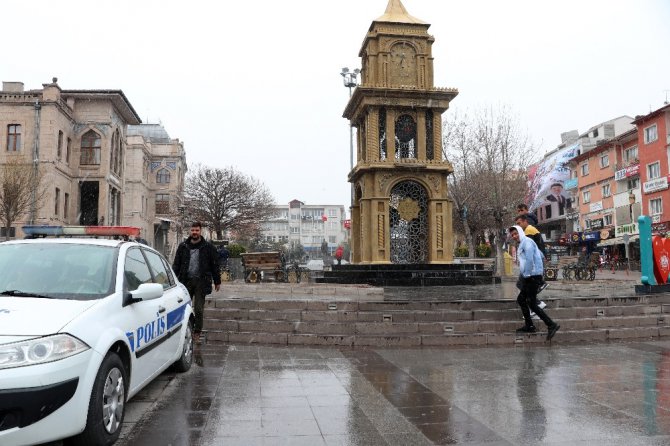 Aksaray’da kar yağışı