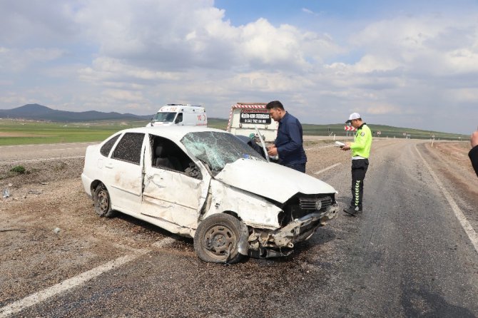 Aksaray’da 2 otomobil çarpıştı: 5 yaralı