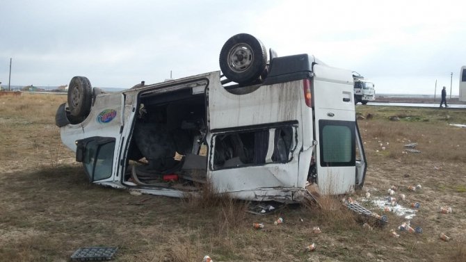 Aksaray’da minibüs devrildi: 1 yaralı