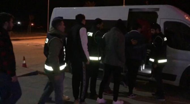 Yasa dışı bahis çetesine operasyon: 15 gözaltı