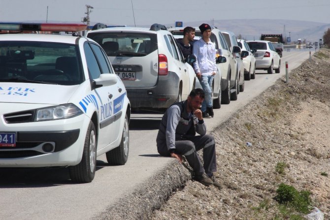 Otomobil pikaba çarptı: 1 ölü, 5 yaralı