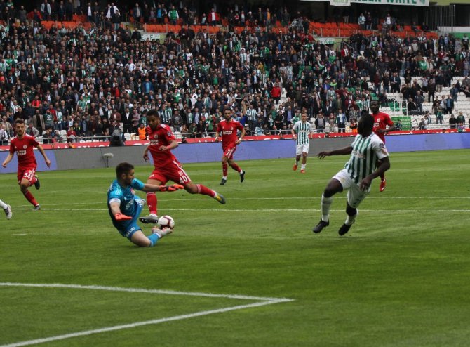 Spor Toto Süper Lig: Atiker Konyaspor: 1 - Demir Grup Sivasspor: 1 (İlk yarı)