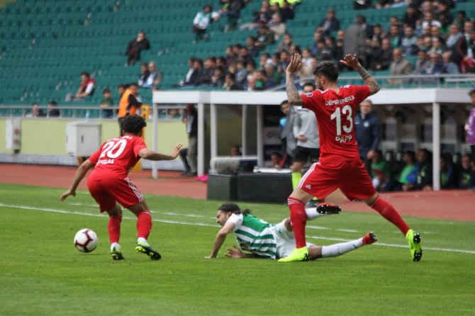 Spor Toto Süper Lig: Atiker Konyaspor: 1 - Demir Grup Sivasspor: 1 (İlk yarı)