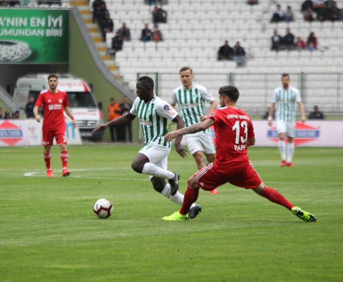 Spor Toto Süper Lig: Atiker Konyaspor: 1 - Demir Grup Sivasspor: 1 (İlk yarı)