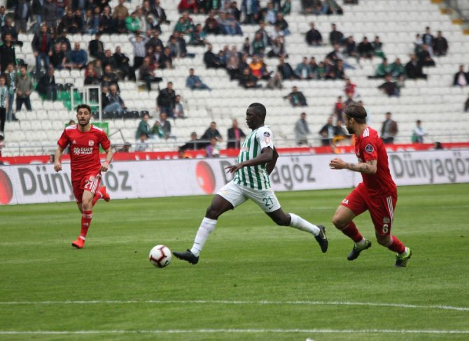 Spor Toto Süper Lig: Atiker Konyaspor: 1 - Demir Grup Sivasspor: 1 (İlk yarı)