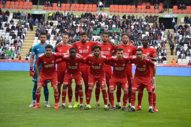 Spor Toto Süper Lig: Atiker Konyaspor: 1 - Demir Grup Sivasspor: 1 (İlk yarı)