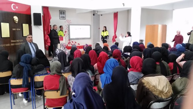 Kulu’da öğrencilere polislik mesleği tanıtıldı