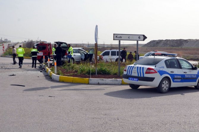 Konya’da 2 otomobil çarpıştı: 6 yaralı