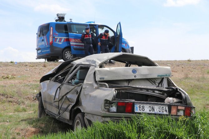 Aksaray’da otomobil şarampole devrildi: 4 ağır yaralı