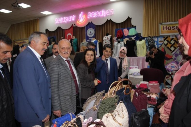 Seydişehir’de Halk Eğitim Sergisi açıldı