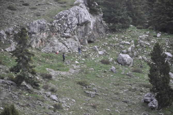 Ormanlık alanda bulunan ceset morga kaldırıldı