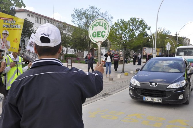 Engelli öğrencilerden trafik uygulaması