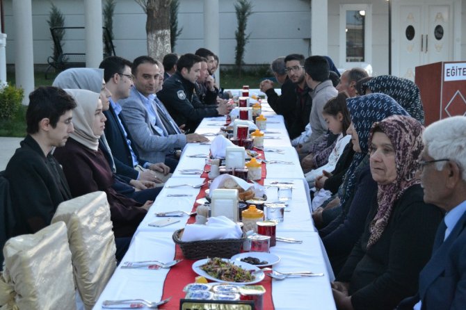 Kaymakam Budan, şehit aileleri ve gazilerle iftarda buluştu