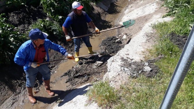 Beyşehir’de kanal ve kanaletlerde temizlik çalışması