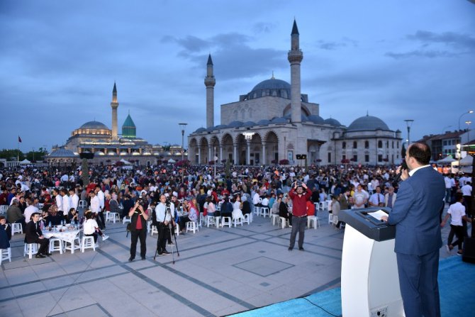 Konya’da ümmetin yetimleri kardeşlik iftarında buluştu