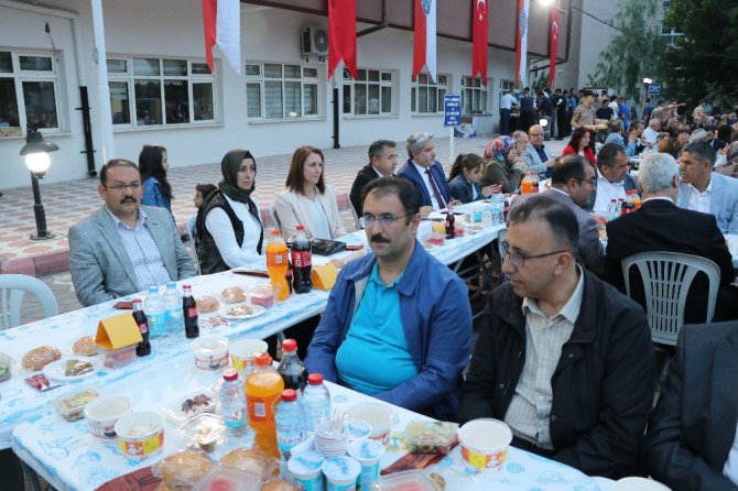 Aksaray emniyetinden iftar programı