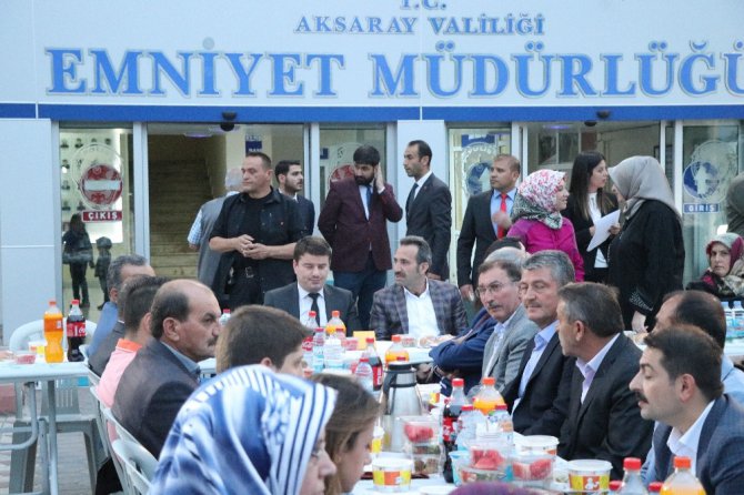 Aksaray emniyetinden iftar programı