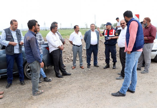 Aksaray’da ziraat odası traktör ve römorklara reflektör taktı