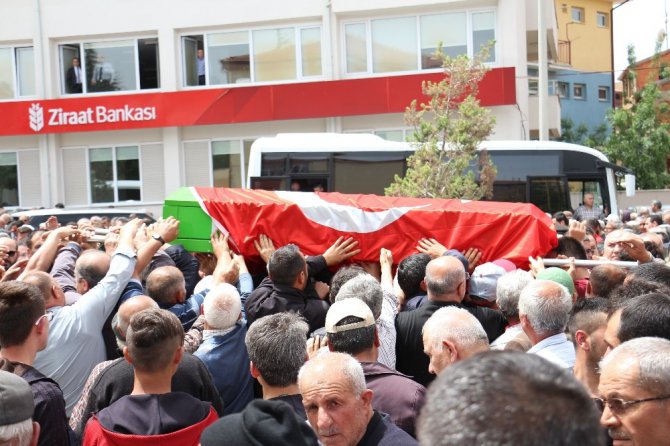 Bıçaklanarak ölen Belediye Başkanı Öztoklu son yolculuğuna uğurlandı