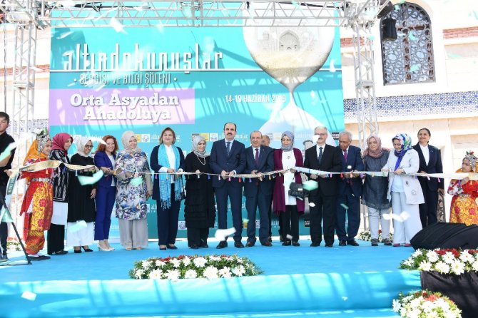 Altın Dokunuşlar Orta Asya’dan Anadoluya” temasıyla açıldı