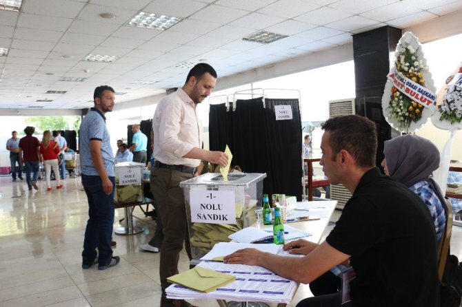 Konya SMMMO Başkanı Özselek güven tazeledi