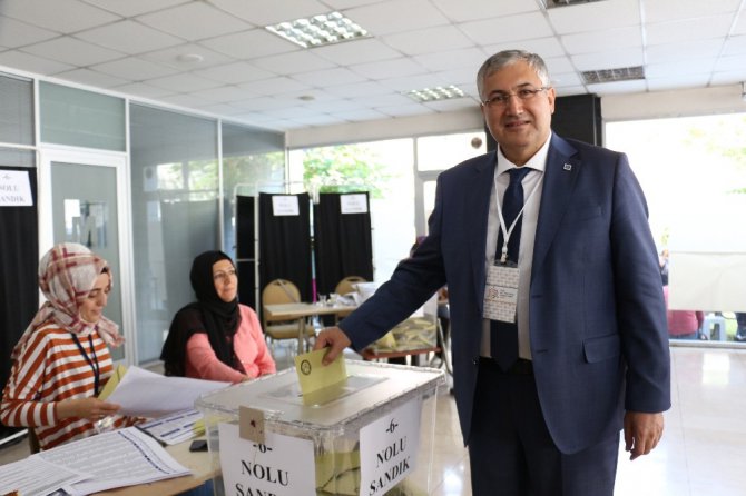 Konya SMMMO Başkanı Özselek güven tazeledi