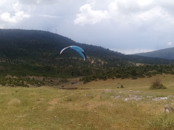 Başkan Bayındır, yamaç paraşütü tutkunlarıyla buluştu