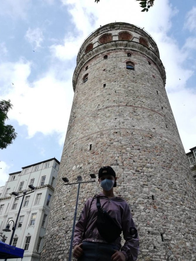 Kanser hastası Aysu’nun Kız Kulesi hayali gerçek oldu