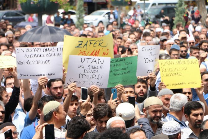 Konya’da Mursi için gıyabi cenaze namazı kılındı