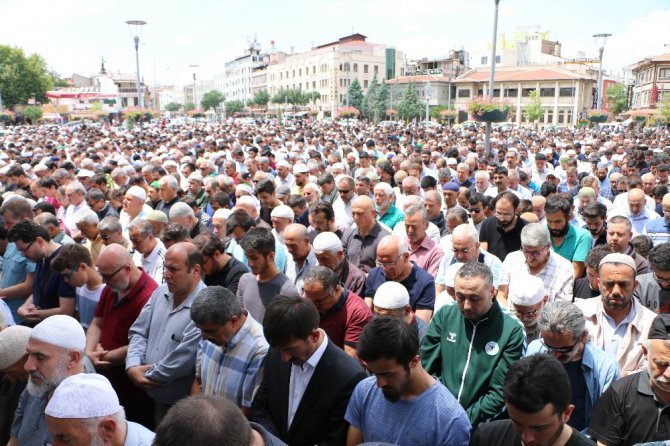 Konya’da Mursi için gıyabi cenaze namazı kılındı