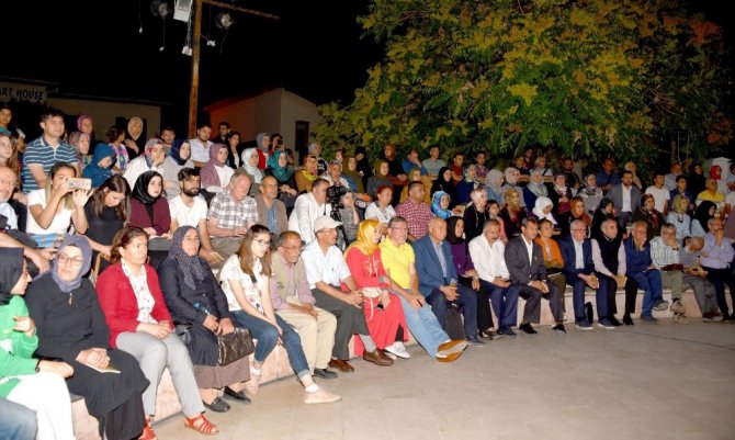 Konya Mevlana Şiir Şöleninde şiire doydu