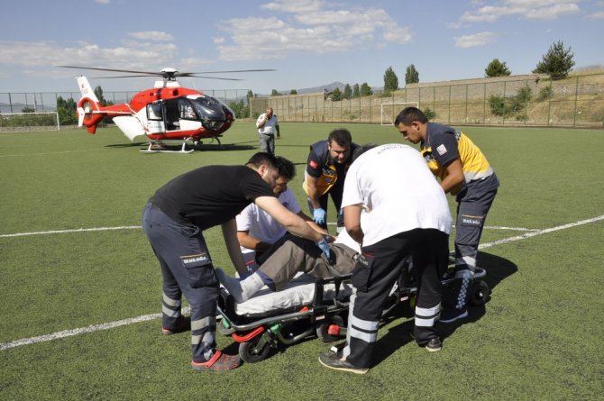 Hasta taşıyan ambulans kaza yaptı: 5 yaralı