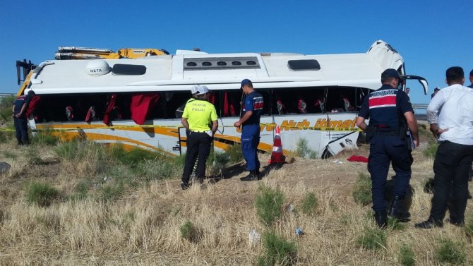 Aksaray’da yolcu otobüsü devrildi: 15 yaralı