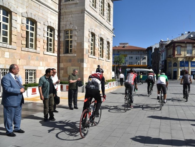 15 Temmuz şehitleri için Konya’dan İstanbul’a kadar pedal çevirecekler