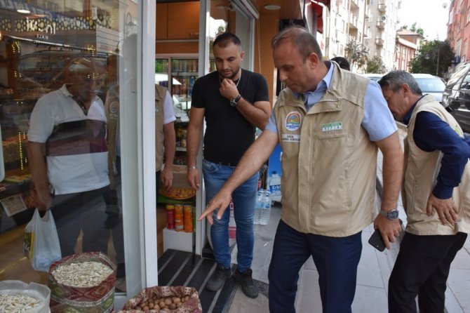 Aksaray’da kuruyemiş satan işyerleri denetlendi