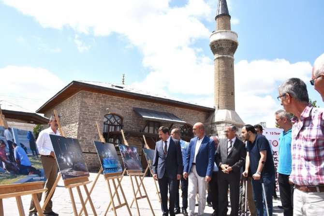 Karatay Belediyesi 15 Temmuz’u fotoğraf sergisi ve kan bağışı kampanyasıyla andı.