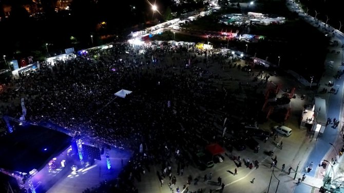 Göl Festivalinde Betül Demir konseri